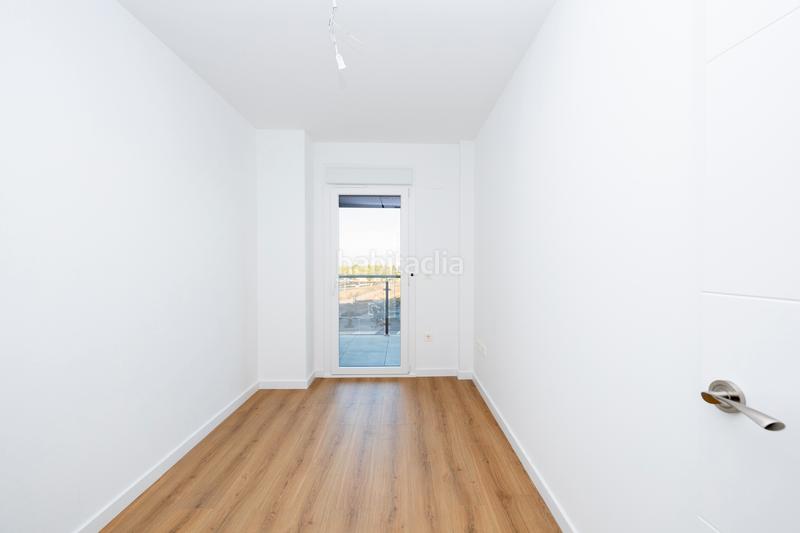 Foto f60a6bfc-b9d5-4985-ad38-2cae208286d8. Location appartement dans calle pampaneira 22 dans Rosaleda - Juventud Granada