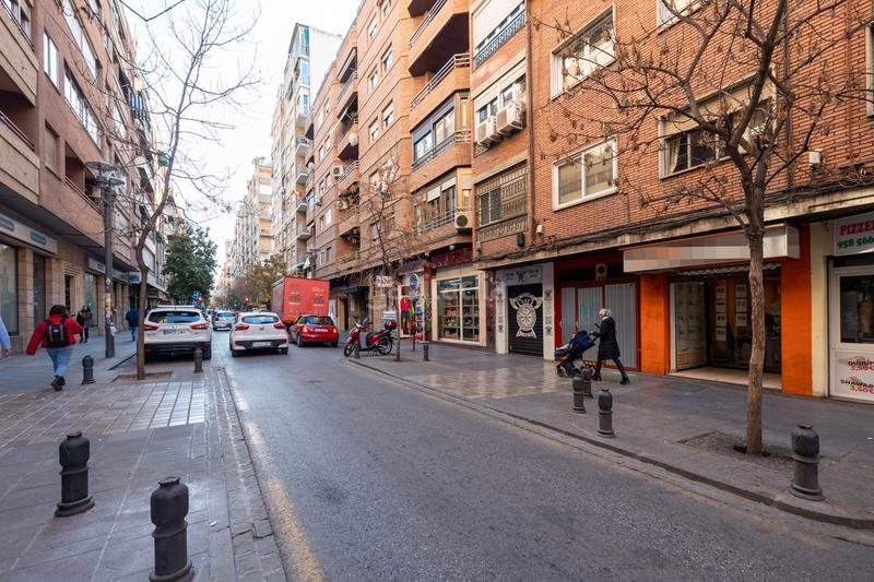 Foto d50c0b92-0cd4-478f-9045-56f4a9a0c27e. Miete autoparkplatz in calle pedro antonio de alarcón 67 in Granada