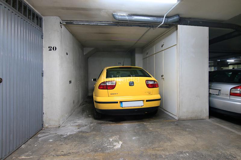 Foto 1f1259ff-c6c4-4fbb-a4c8-6a1c77bc714d. Rent car parking in calle pedro antonio de alarcón 67 in Granada