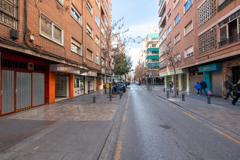 Foto e1f7f197-0a2f-4ea0-9ef3-7c5e26918ad7. Rent car parking in calle pedro antonio de alarcón 67 in Granada