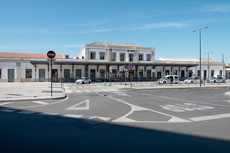 Foto bc55eb61-aee9-4b0b-b70a-e79a12f6ec84. Affitto locale commerciale in calle halcón 20b in Granada