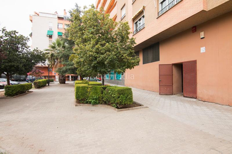 Foto 7f04177e-c075-4afd-8894-0b1430e281a8. Alquiler local comercial en calle halcón 20b local en alquiler frente a renfe en Granada