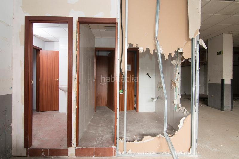 Foto a47f98a6-848f-4417-9043-d00d6dfe50a1. Alquiler local comercial en calle halcón 20b local en alquiler frente a renfe en Granada