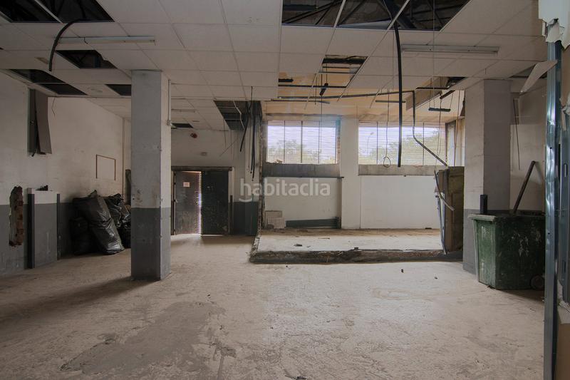 Foto 10268d9f-b776-46e7-8bc3-19aaad1ae6f4. Lloguer local comercial a calle halcón 20b a Pajaritos Granada