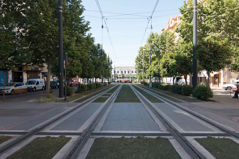 Foto 55a121a4-53c3-46db-9282-5944bccb4140. Location local commercial dans calle halcón 20b dans Granada