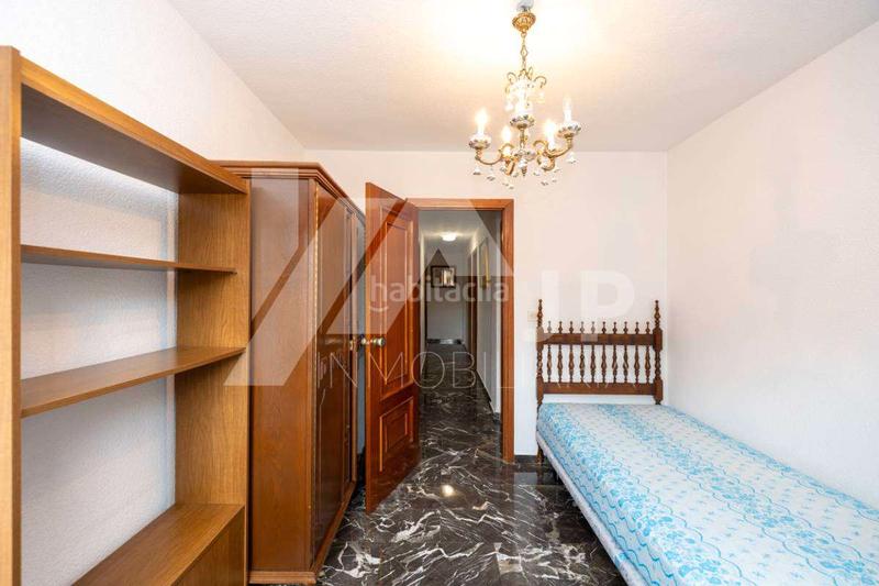 Foto 3dcb1050-7544-492d-964b-245e2ad40169. Affitto appartamento con riscaldamento parcheggio piscina in Granada