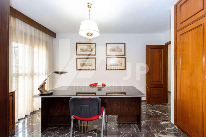 Foto fe29b41e-24fc-4339-b94f-83a4b65805d4. Location appartement avec chauffage parking piscine dans Granada