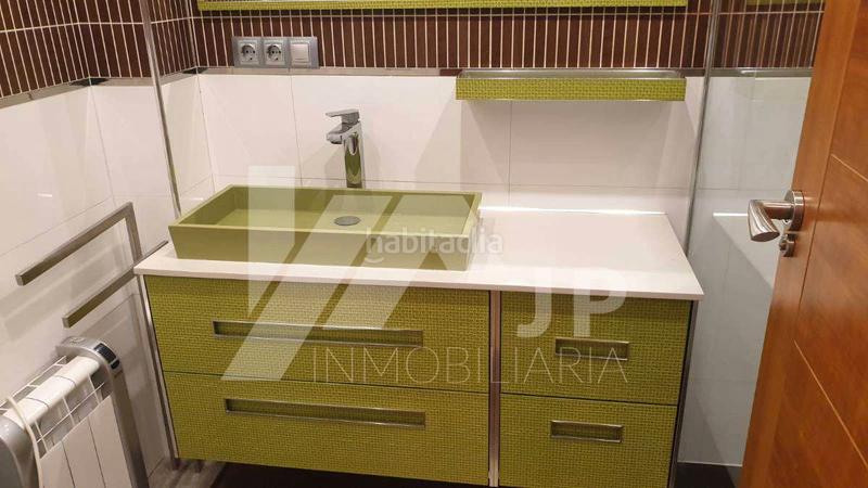 Foto 9d0a6ecb-3793-446f-b1fa-d06130b28626. Alquiler piso precioso piso en alquiler en el centro de la ciudad. en Granada