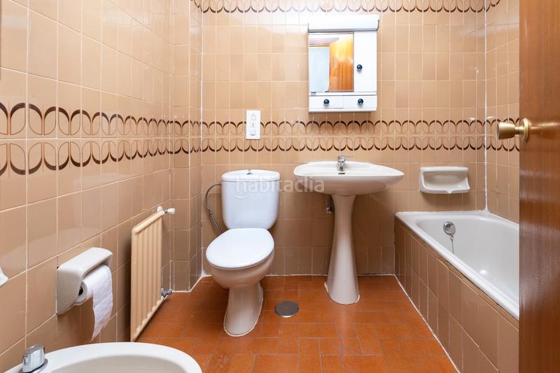 Foto a561f175-7b1c-40b7-aedd-cc735845a2bf. Pis a calle rector marín ocete 8 a Pajaritos Granada