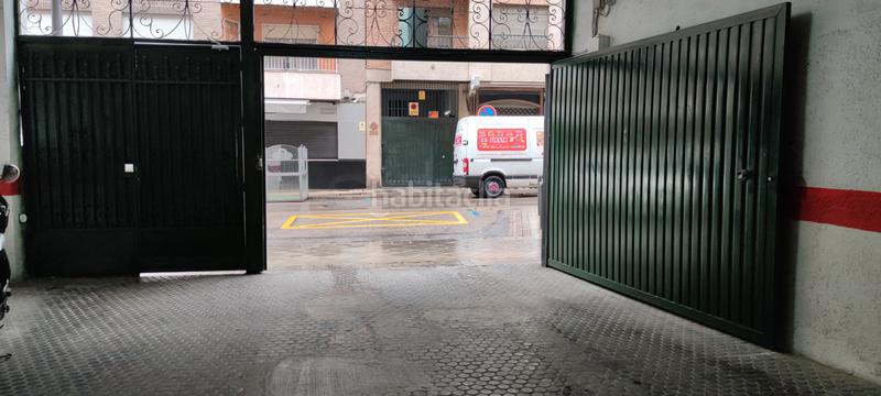 Foto 20ea1a16-bc08-43c4-8d65-399993778e8c. Affitto posto auto in calle sócrates 58 in Camino de Ronda Granada