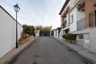 Casa adossada  Calle murillo. Tu hogar en ogijares te espera