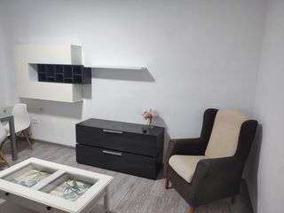 Flat in Calle rivadavia 7. Piso de 4 dormitorios, cerca parque garcia lorca, junto a camino