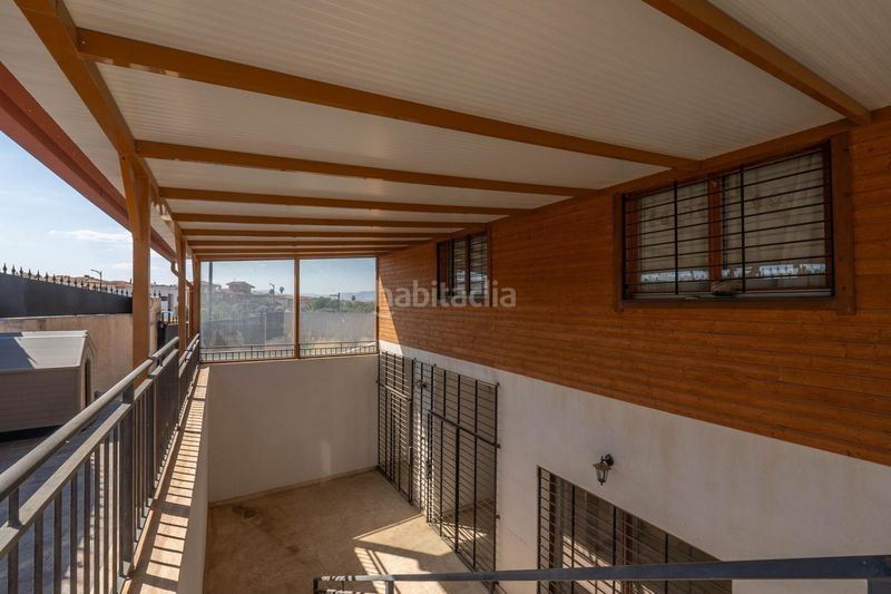 Foto a10259a3-7c5f-49ea-ab9d-f80525a43c37. Chalet in urbanizacion suelo urb ppr 4 25 in Cúllar Vega
