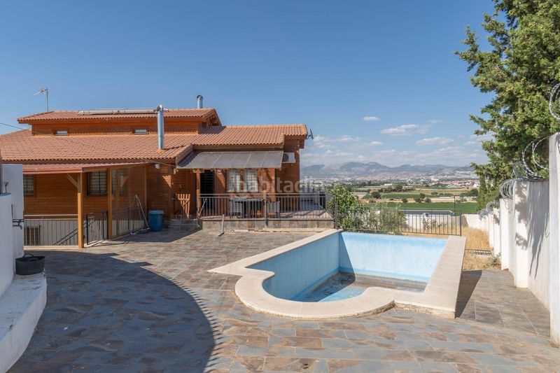 Foto f70bc54d-78b0-454c-8968-8fa68d947dc1. Chalet in urbanizacion suelo urb ppr 4 25 in Cúllar Vega