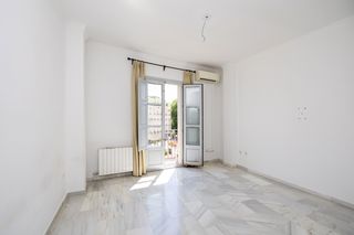 Alquiler Apartamento en Calle acera del darro 17. Apartamento de un dormitorio sin amueblar en puerta real.