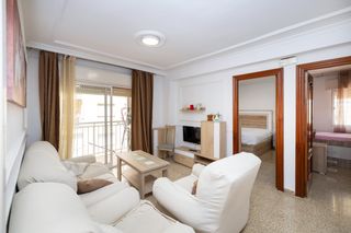 Miete Etagenwohnung in Calle roma 1. Piso con 3 dormitorios, amueblado en el barrio de vergeles