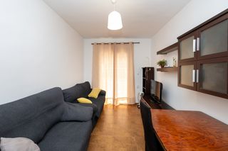 Location Appartement à Calle emperatriz eugenia 16. Piso para alquiler de estudiantes proximo curso universitario. p