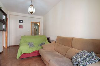 Miete Etagenwohnung in Calle emperatriz eugenia 16. Piso para alquiler de estudiantes proximo curso universitario. p