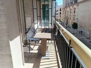 Affitto Appartamento in Calle recogidas 8. Amplio piso de 2 dormitorios en alquiler en pleno centro de la c