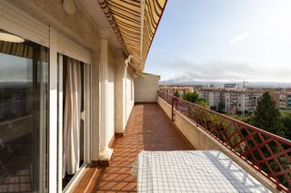Lloguer Pis a Calle morena 6. ### ático en alquiler de temporada en zona villarejo – granada.