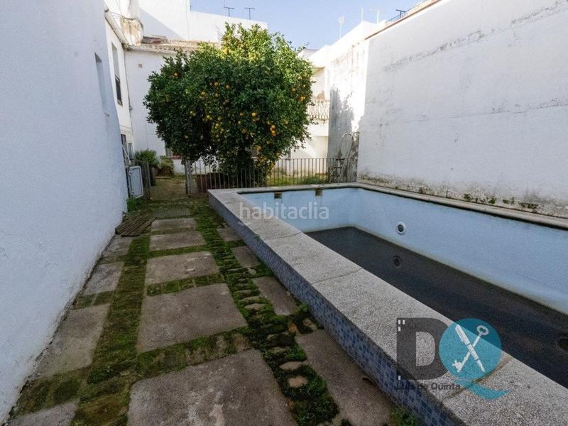 Foto 191f2e1e-8f04-4a3b-8430-8644ed329b48. Casa amb piscina a Centro Utrera
