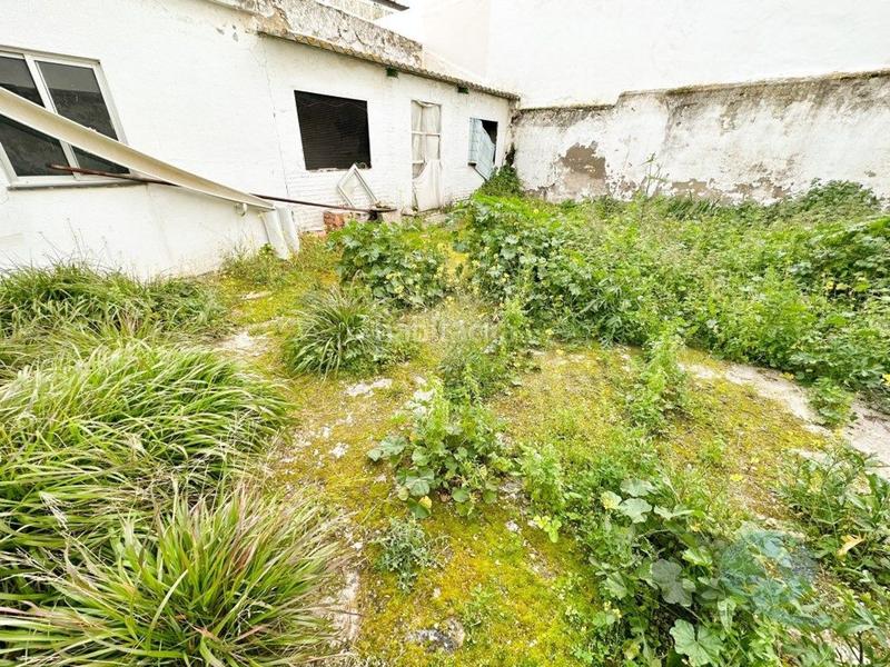 Foto 02abf099-6f79-41f7-b0af-f36d4b568394. Casa  a reformar con gran parcela para la casa de tus sueños en Utrera