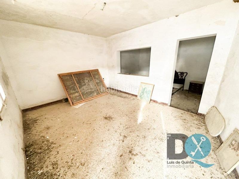 Foto 0cd2d7ec-b7c0-4418-a855-cdf9d6651311. Casa  a reformar con gran parcela para la casa de tus sueños en Utrera