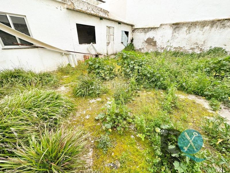 Foto f06dee4e-bf34-4c39-8f20-bd2052aab5ad. Casa  a reformar con gran parcela para la casa de tus sueños en Utrera