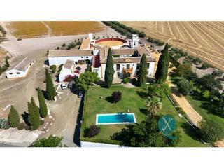 Masia a Puebla de Cazalla (La). Finca ganadera en la puebla de cazalla