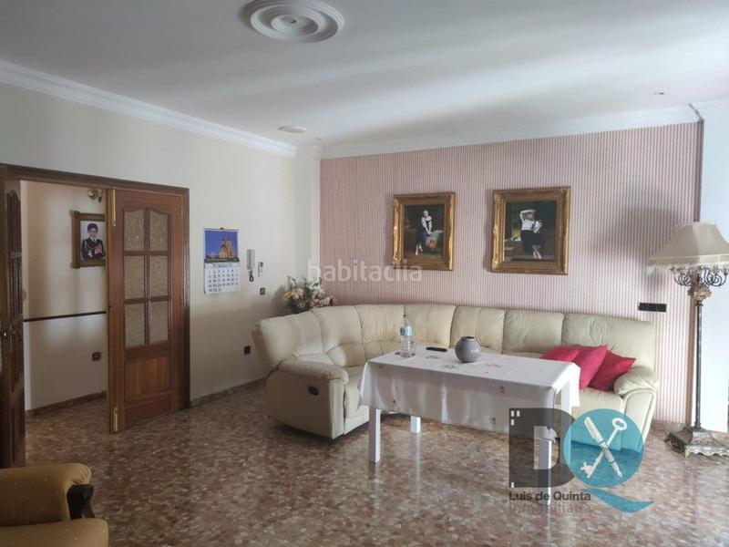 Foto addc7386-1cf6-4f3a-bf2e-38bba249643f. Casa a Salesianos Utrera