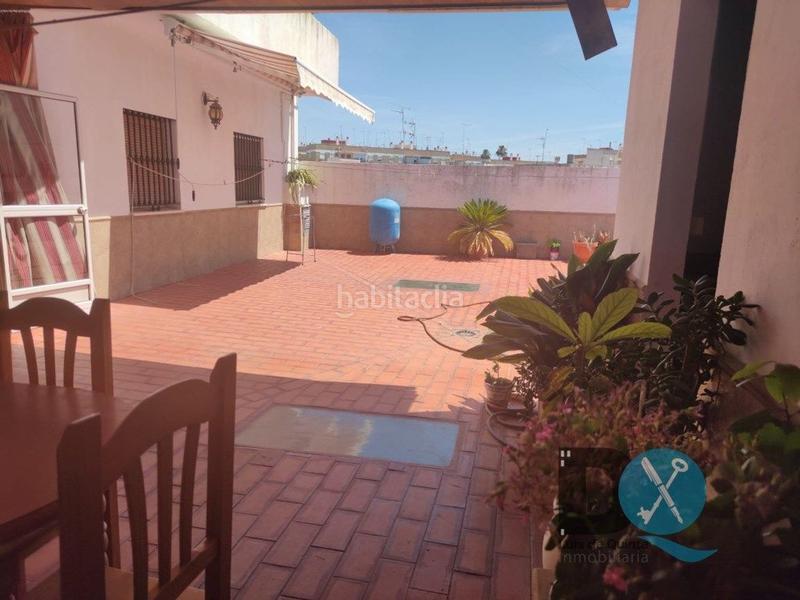 Foto aea7ac41-c1ce-4efb-a3e0-eb8769e50b7b. Casa a Salesianos Utrera