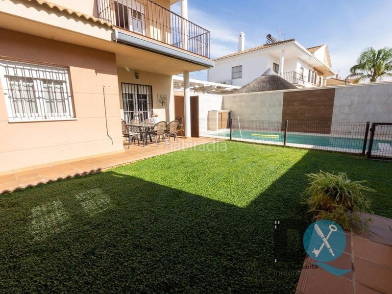 Foto f62658aa-f43a-432a-b919-6f6ebae38593. Casa pareada pareado espectacular en los ruedos. en Utrera
