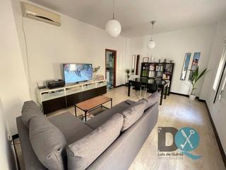 Appartement à Centro. Bajo con patio santa maría