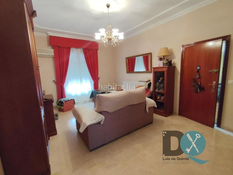 Foto f41ccce0-8b16-4528-8671-84f8a4e38852. Casa con parcheggio in Estación - La Fontanilla - El Tinte Utrera