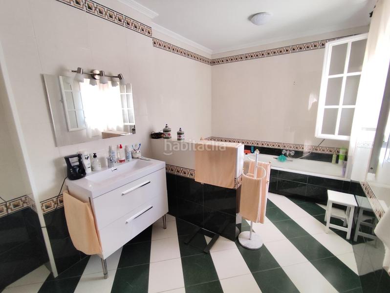 Foto deb10245-a4a3-4f2a-848a-59b55a7eaef4. Casa adosada vivienda en el barrio de san josé tranquilidad a un paso del centro en Utrera
