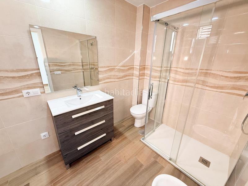 Foto c2b6cfe6-b112-4ee9-9b72-5bbf61240a3a. Ground floor in Cruz Roja Sevilla