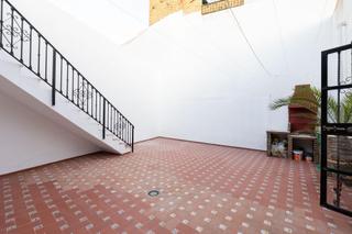 Casa  Joaquin vals sevillano. Vivienda en planta baja con espectaculares vistas al castillo de