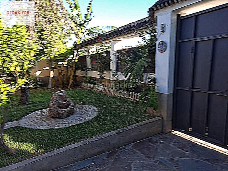 Foto 0c51f32b-30ff-461a-a196-0fa8d02d6e90. Xalet amb piscina a Arco Norte - Avda España Dos Hermanas