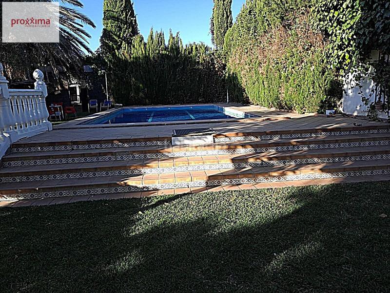 Foto 77ebe5ac-536c-4234-8c0b-f90f02e221f7. Xalet amb piscina a Arco Norte - Avda España Dos Hermanas