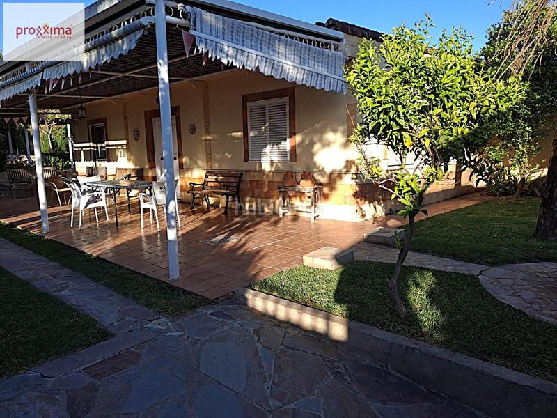 Foto b6eb3fff-1fea-4ed4-a9fb-28af08c0f66d. Xalet amb piscina a Arco Norte - Avda España Dos Hermanas