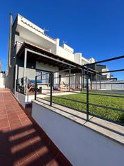 Rent Towny house in Las Pajanosas. Chalet pareado a estrenar en las pajanosas  urbanización altos d