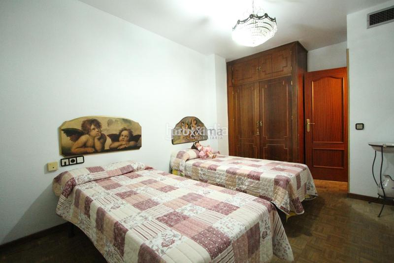 Foto 9c72e51b-6888-472b-810e-7139bbfc12a9. Pis amb aparcament a Arenal - Museo Sevilla