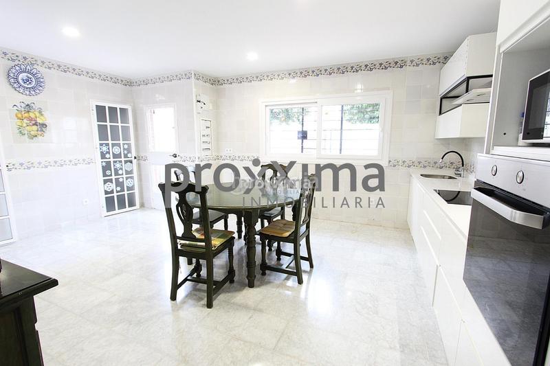 Foto 4ce7e433-c7bc-4361-aa30-eb0672e15635. Haus mit heizung pool in Santa Clara Sevilla