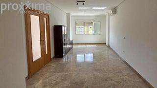 Casa adossada a Olivar de Quintos. Oportunidad única chalet adosado en olivar de quintos con patio