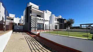 Casa aparellada a Las Pajanosas. Altos del golf