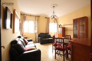 Piso en San Lorenzo. Vivienda familiar con encanto  4 dormitorios, 2 patios y excelen