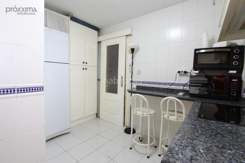 Foto 0e97909c-b175-4d65-b07c-2ac000f895e5. Alquiler piso amplio piso en alquiler en las góndolas en Sevilla