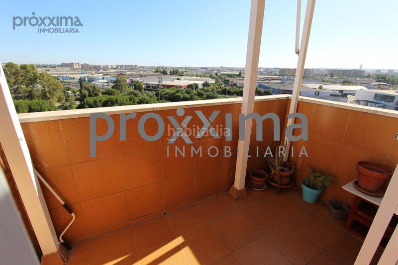 Foto 7f0f866d-86bf-4e3a-bd5c-7b45d2f51eb9. Alquiler piso amplio piso en alquiler en las góndolas en Sevilla