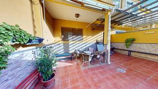 Casa  Calle ibiza. Espectacular vivienda reformada de 3 plantas con patio y sótano