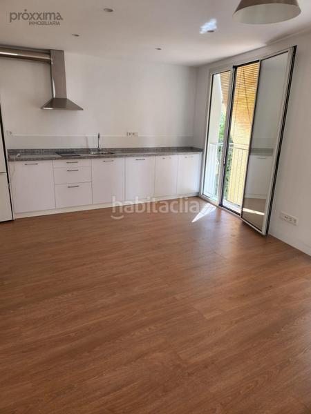 Foto 0333432a-4093-42dd-93af-b612a4ead571. Rent apartment in Cruz Roja Sevilla